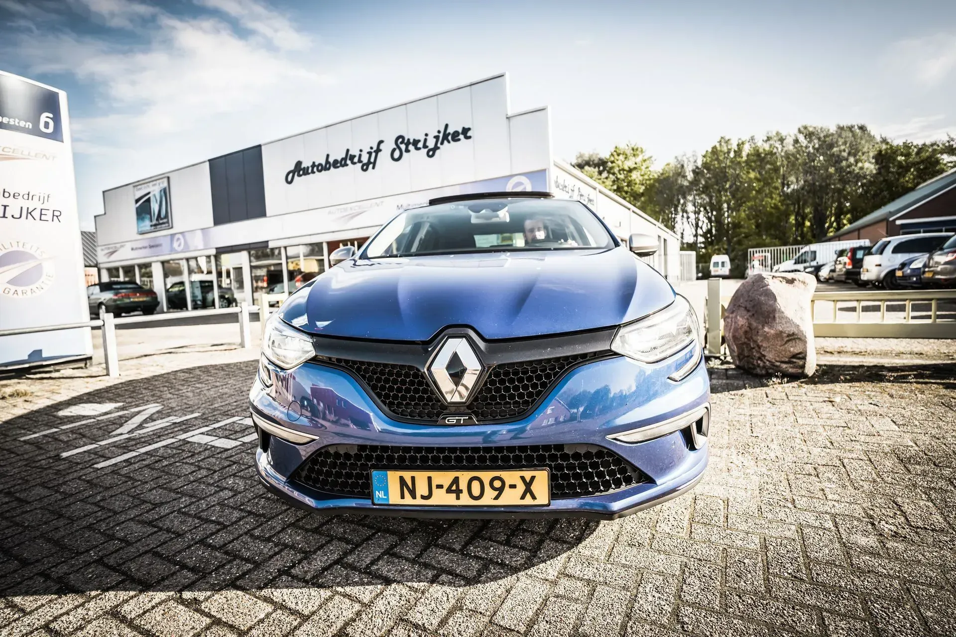 Renault Megane occasions bij Autobedrijf Strijker in Westerbork